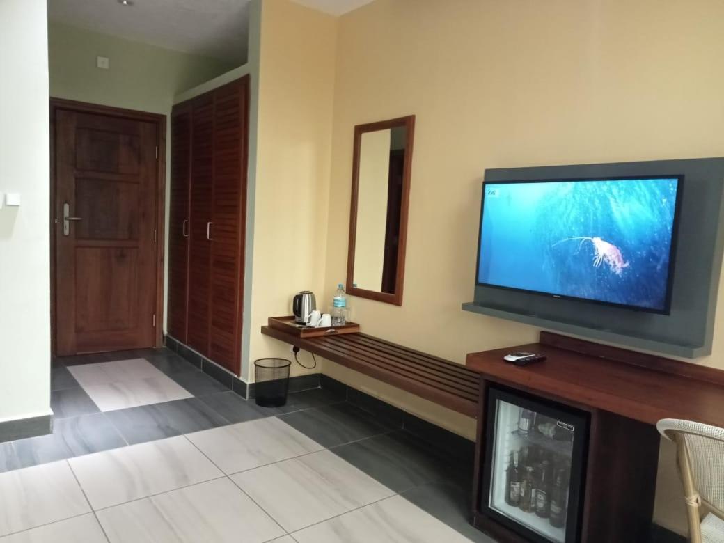 Cate Hotel Morogoro Kültér fotó