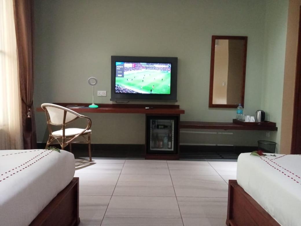Cate Hotel Morogoro Kültér fotó